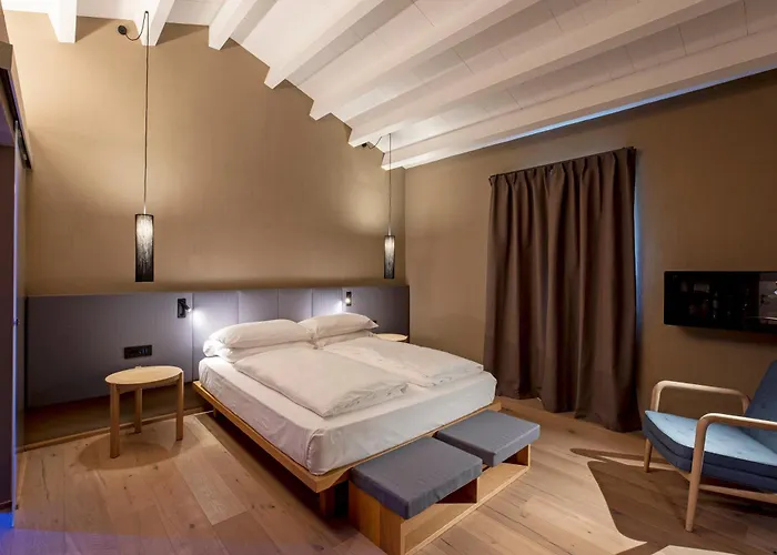 Rara Factory Design House Орвието